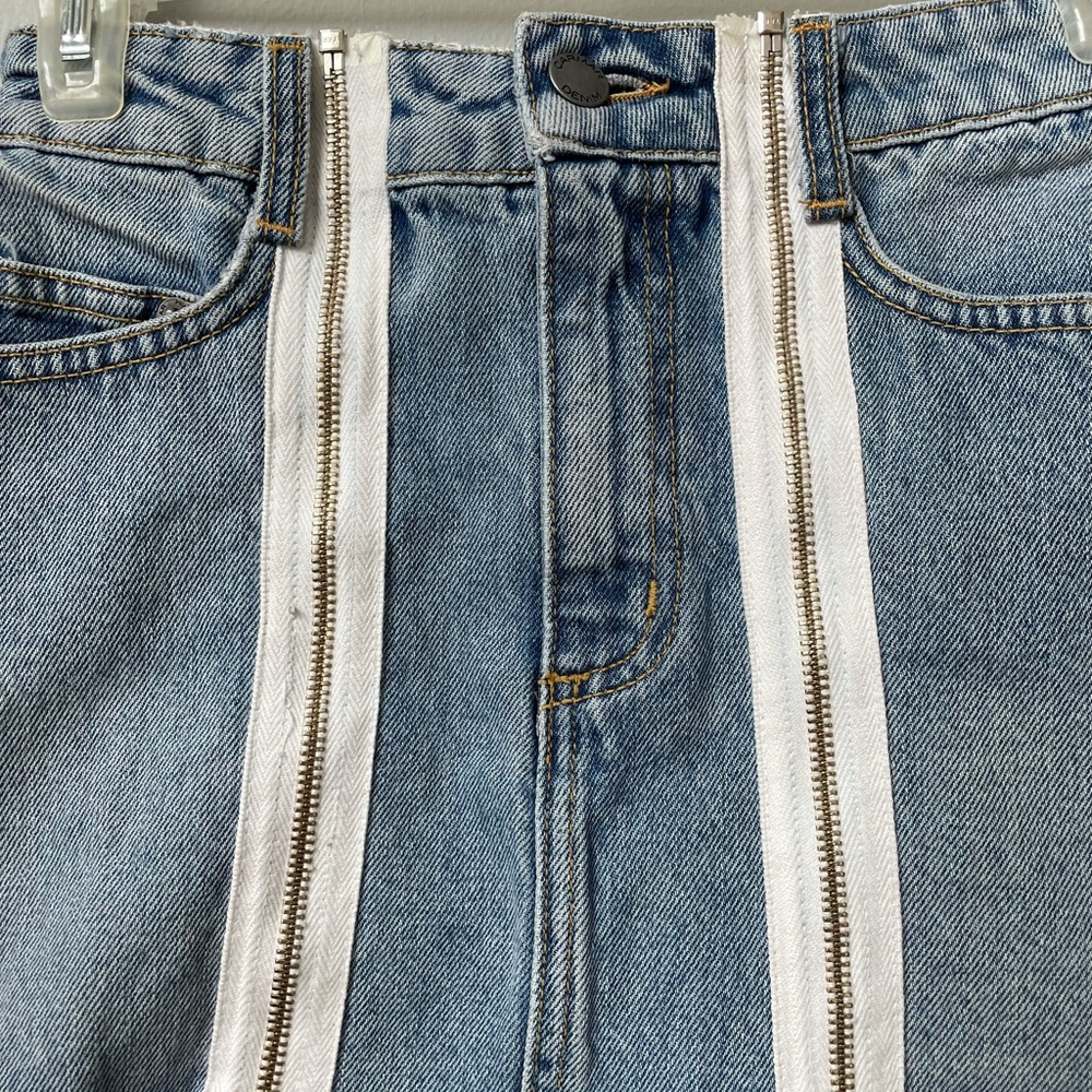 Carmar Like New Denim Skirt. Size 26 - Picture 2 of 8